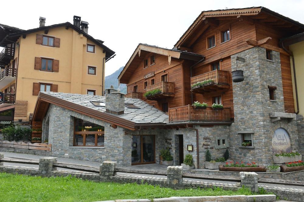 Hotel Maison Saint Jean Курмайор Екстер'єр фото